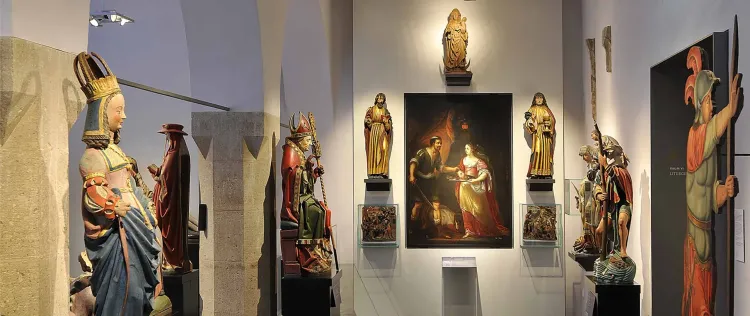 ›Xantener Schaulaufen: Mittelalterliche Kleidung in Grafik, Malerei, Skulptur und Textil‹ im StiftsMuseum Xanten